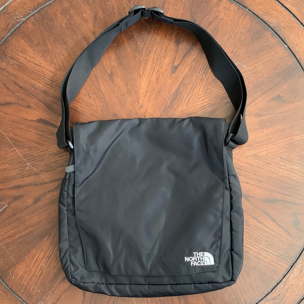 North Face Black Messenger Crossbody Bag Unisex